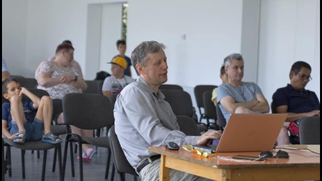 Almási Zoltán GM az elemzőteremben